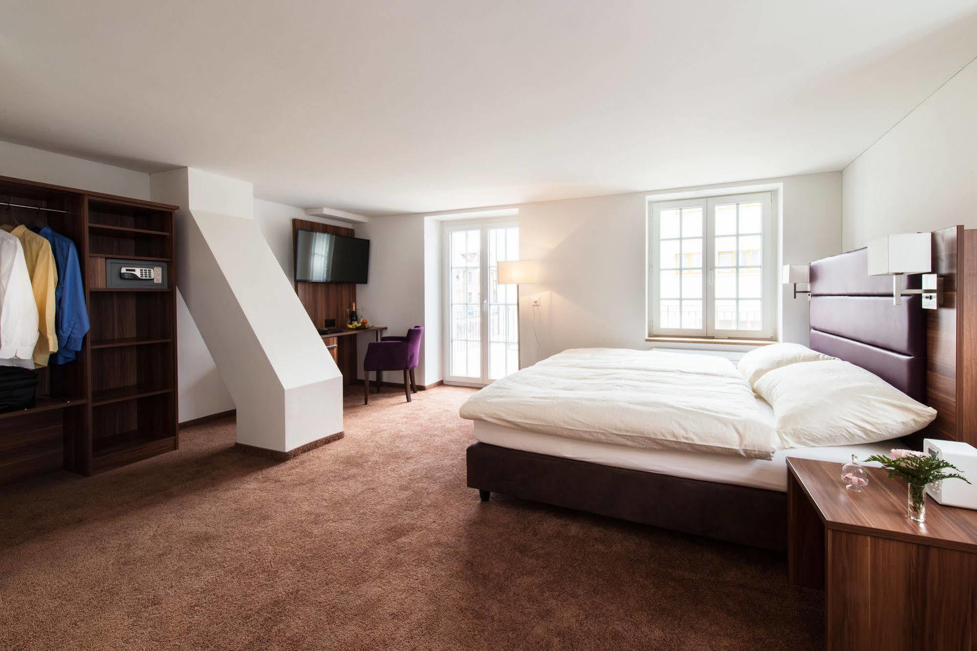 Gasthof Zum Hecht Fehraltorf Luaran gambar